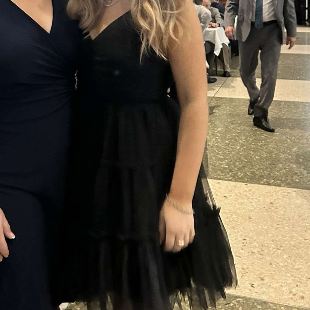 Black Dress size medium from the latest scoop - Picture 3 of 3